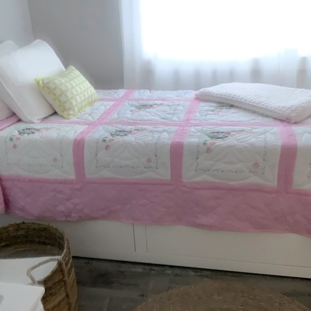 90’s Handmade XL Twin Sized Patchwork Quilt in Pink & White